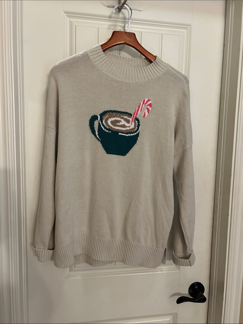 abercrombie M coffee and candy cane Cream Knit Crewneck Sweater